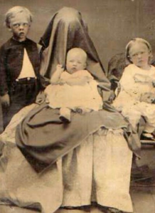 Illustration for article titled Creepy Bizarre Victorian Post-Mortem Photography and Vintage Insanity